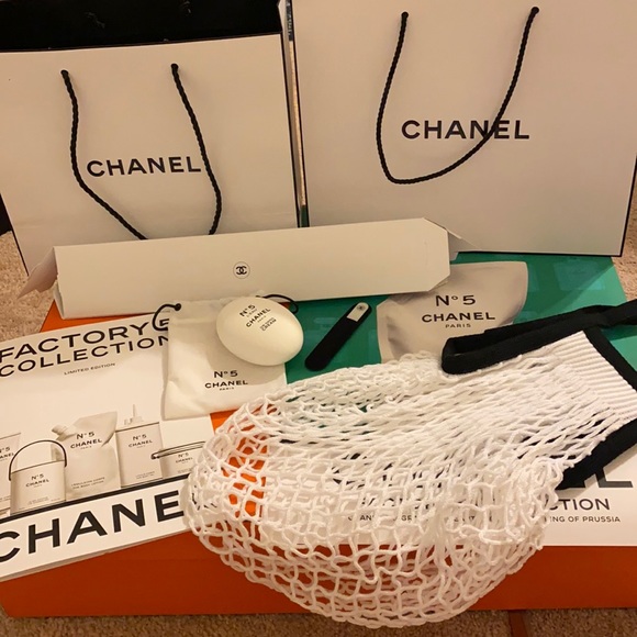 CHANEL Other - Set of 5 Chanel no 5 factory bag hand cream poster